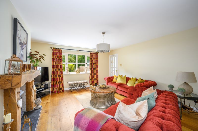 Sitting Room- click for photo gallery